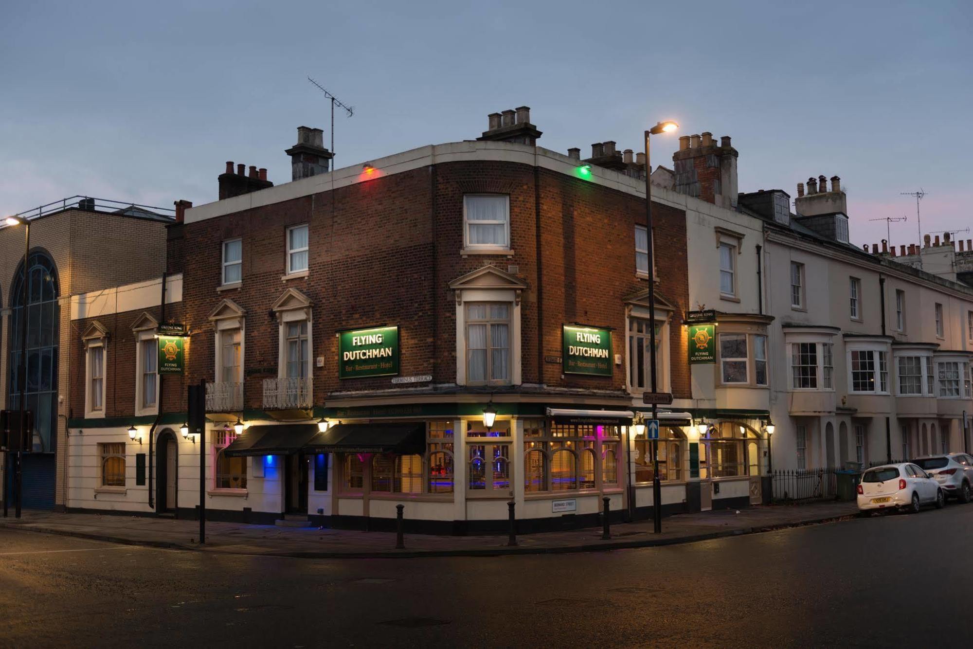 Starboard Stays Southampton Exterior foto